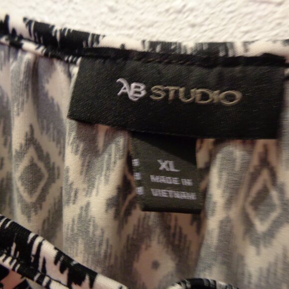 AB Studio Women's Top Size XL NWT - Picture 5 of 10